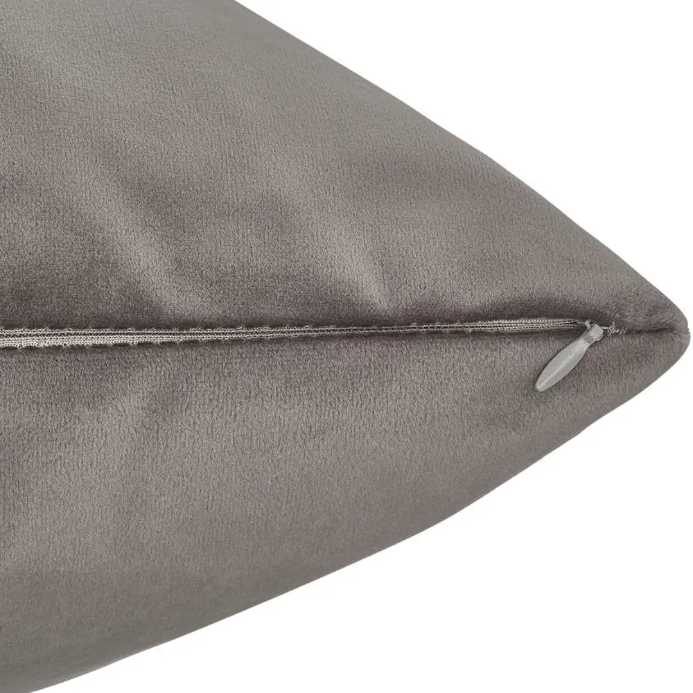 Фото 4 Подушка декоративная SANPA HOME COLLECTION Софи 50*50 см светло-коричневый Фото 4 Подушка декоративная SANPA HOME COLLECTION Софи 50*50 см светло-коричневый