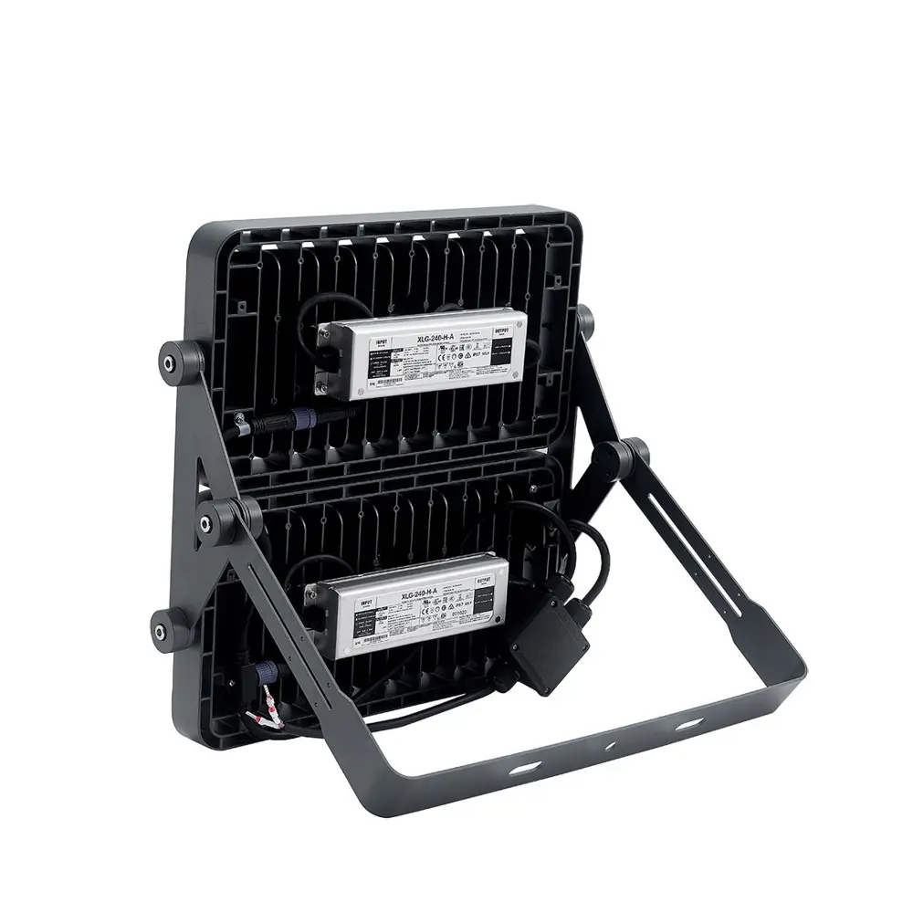 Фото 2 Прожектор светодиодный PFL-SPORT 02 500w (2*250w) 5700K IP66 (5 лет гар) Фото 2 Прожектор светодиодный PFL-SPORT 02 500w (2*250w) 5700K IP66 (5 лет гар)