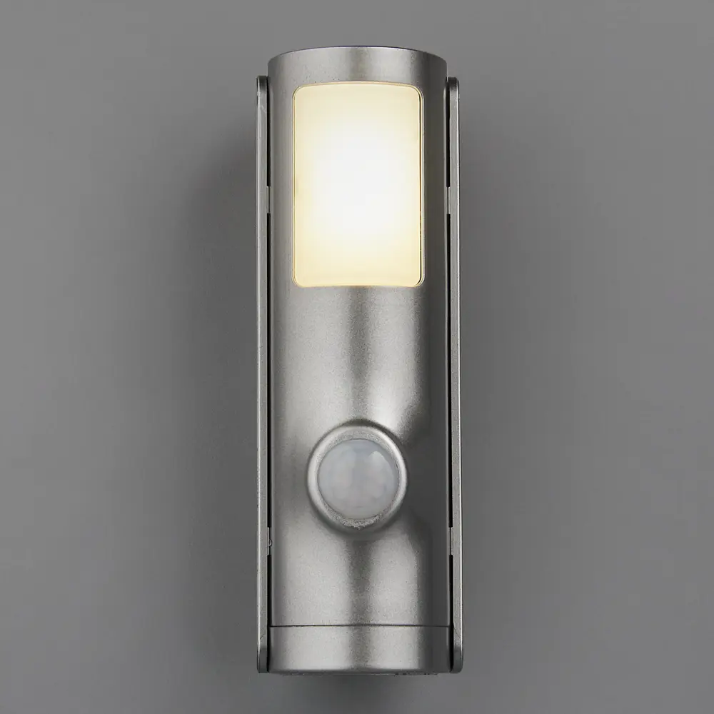 Фото 4 Светильник светодиодный Ledvance Nightlux Torch на батарейках крепление на клей, цвет серый Фото 4 Светильник светодиодный Ledvance Nightlux Torch на батарейках крепление на клей, цвет серый