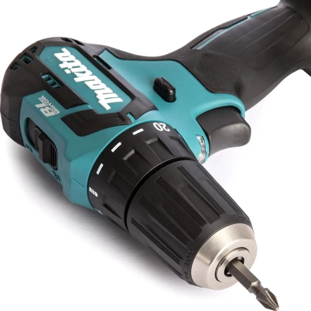Фото 2 Дрель-шуруповерт аккумуляторная бесщеточная Makita DF332DWME 82077867, 12 В Li-Ion 2x4 Ач Фото 2 Дрель-шуруповерт аккумуляторная бесщеточная Makita DF332DWME 82077867, 12 В Li-Ion 2x4 Ач
