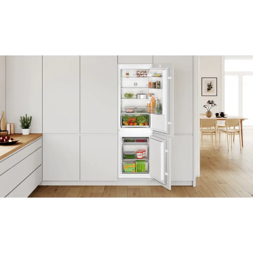 Фото 7 Холодильник встраиваемый Bosch KIV86NS20R 54.1x177.2 см 2х камерный Фото 7 Холодильник встраиваемый Bosch KIV86NS20R 54.1x177.2 см 2х камерный