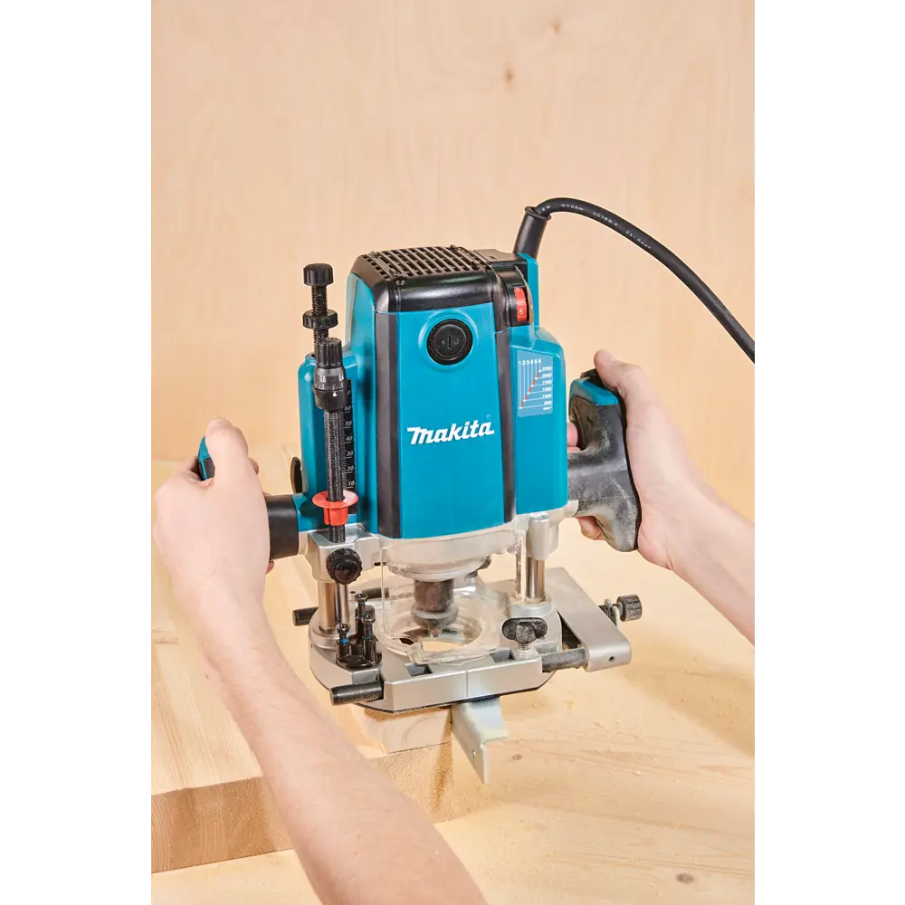 Фото 6 Фрезер Makita RP2300FC, 2300 Вт Фото 6 Фрезер Makita RP2300FC, 2300 Вт