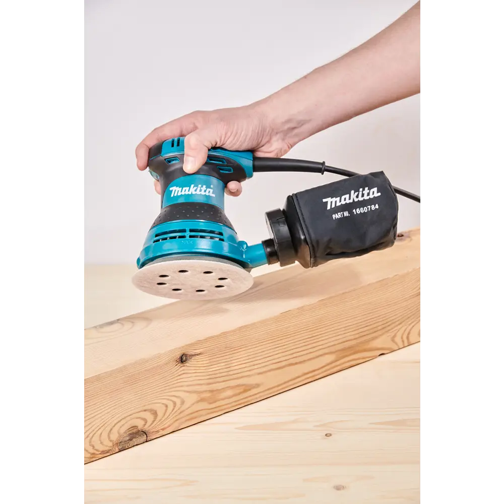 Фото 4 Эксцентриковая шлифмашина Makita BO5030K, 300 Вт, 125 мм Фото 4 Эксцентриковая шлифмашина Makita BO5030K, 300 Вт, 125 мм