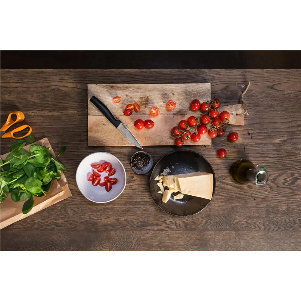 Фото 3 Кухонный нож Fiskars 221328 10.9 цвет черный Фото 3 Кухонный нож Fiskars 221328 10.9 цвет черный