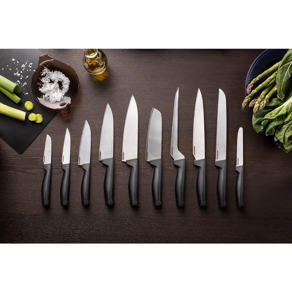 Фото 4 Кухонный нож Fiskars 221328 10.9 цвет черный Фото 4 Кухонный нож Fiskars 221328 10.9 цвет черный