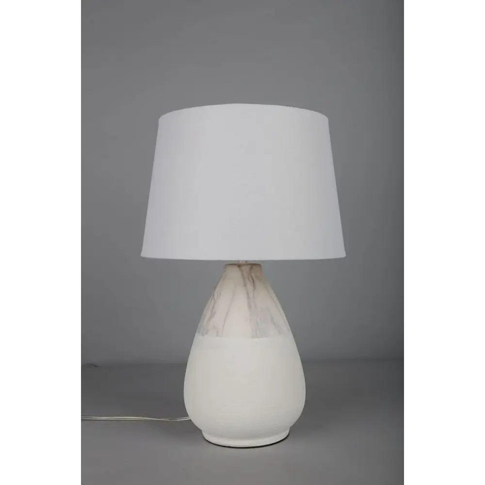 Фото 2 Настольная лампа Omnilux OML-8211 OML-82114-01 цвет белый Фото 2 Настольная лампа Omnilux OML-8211 OML-82114-01 цвет белый