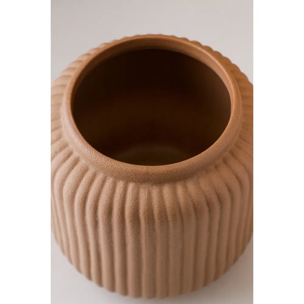 Фото 3 Ваза настольная керамическая "Юта" коричневая матовая 15 см Фото 3 Ваза настольная керамическая "Юта" коричневая матовая 15 см