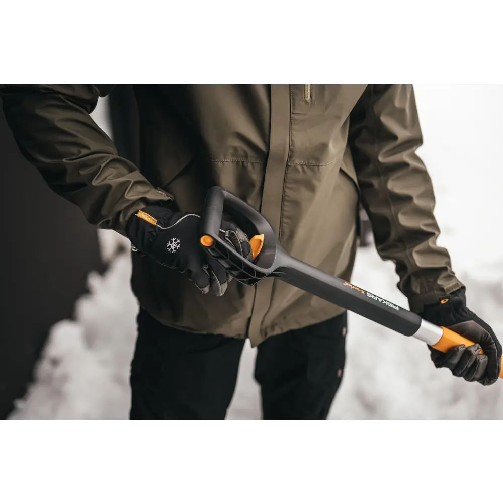 Фото 8 Лопата для уборки снега Fiskars X-series 35x120 см пластик с черенком Фото 8 Лопата для уборки снега Fiskars X-series 35x120 см пластик с черенком