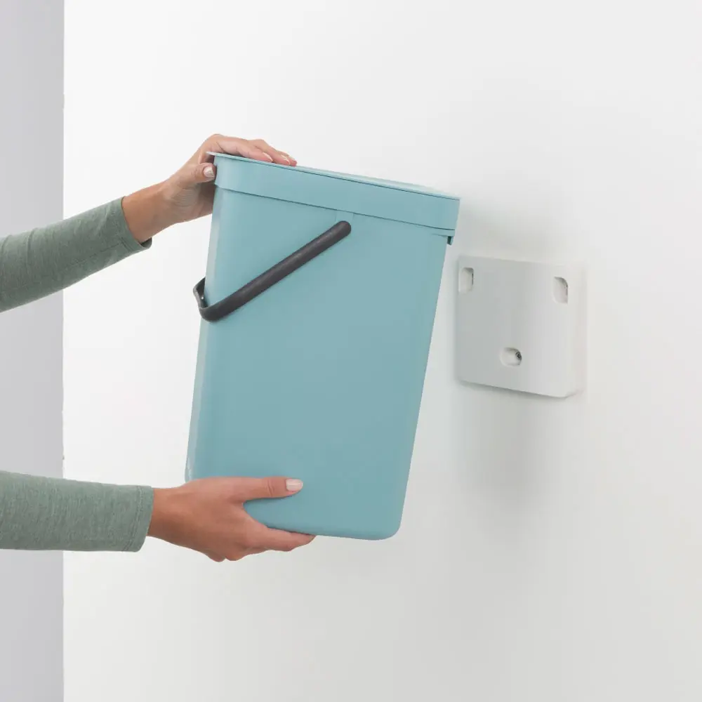 Фото 10 Ведро мусорное Brabantia Sort & Go 109744 12л цвет мятный Фото 10 Ведро мусорное Brabantia Sort & Go 109744 12л цвет мятный