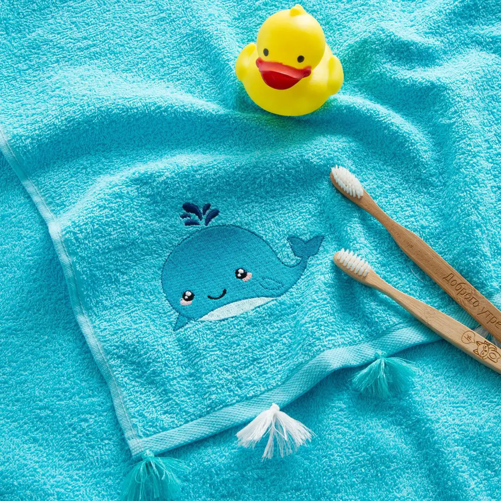 Фото 2 Полотенце с кисточками Крошка Я «Кит» 50x90 см цвет бирюзовый