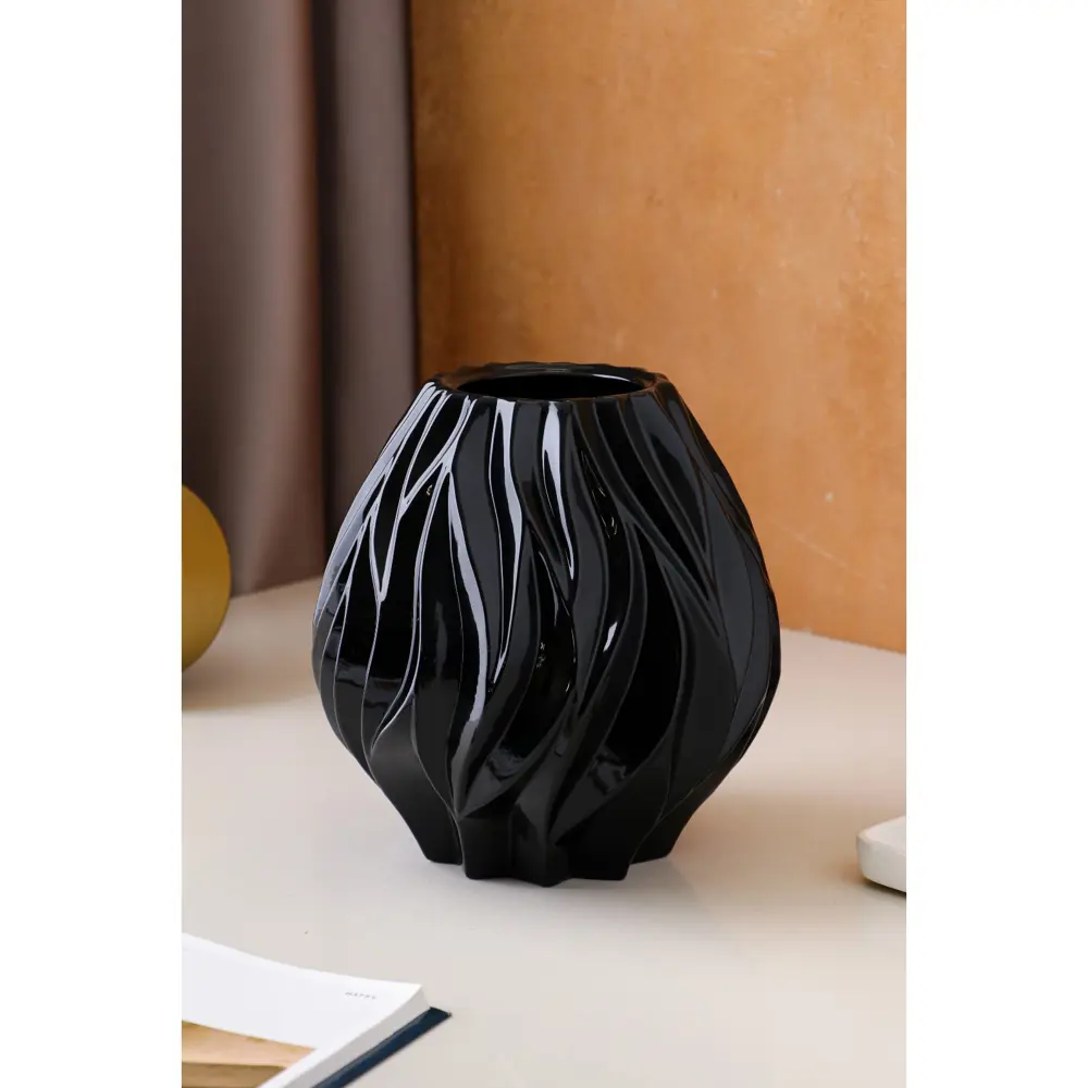 Фото 2 Ваза "Пламя" керамика черная 21 см Фото 2 Ваза "Пламя" керамика черная 21 см