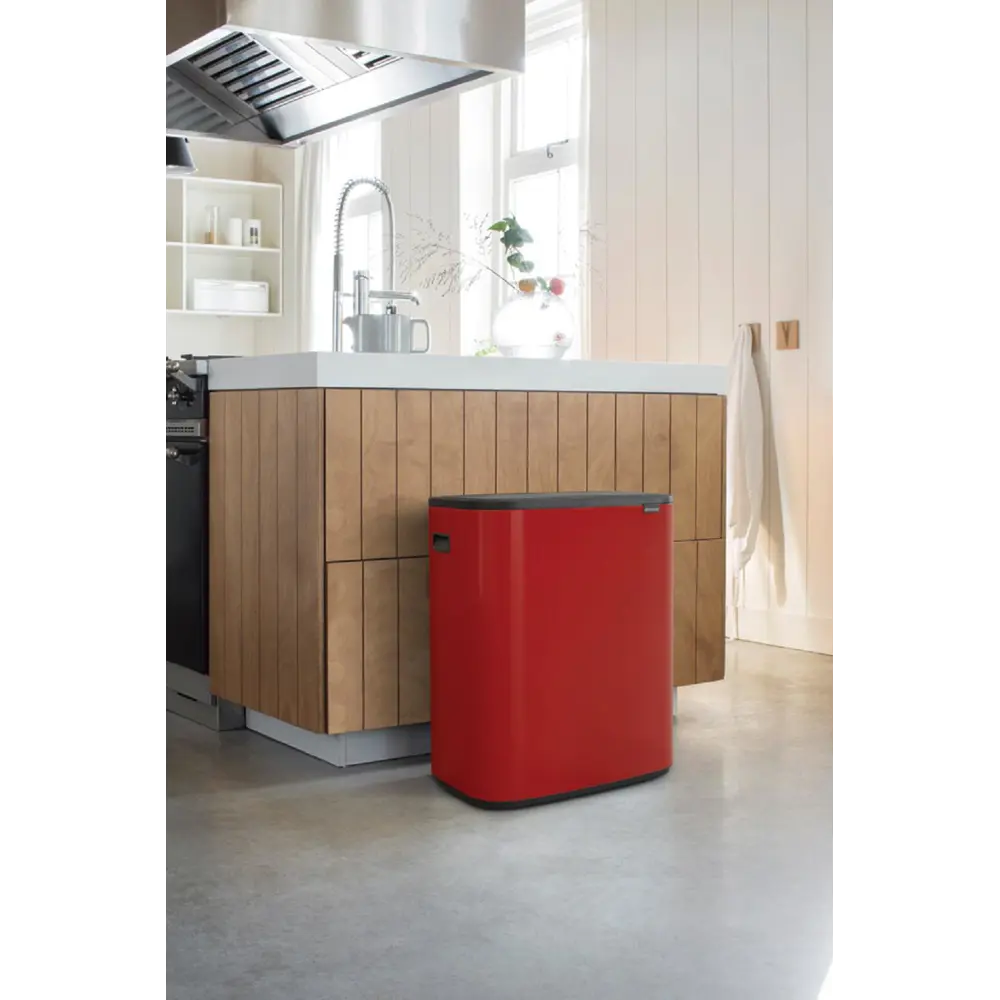 Фото 3 Мусорный бак Brabantia Bo 221507 60л красный Фото 3 Мусорный бак Brabantia Bo 221507 60л красный