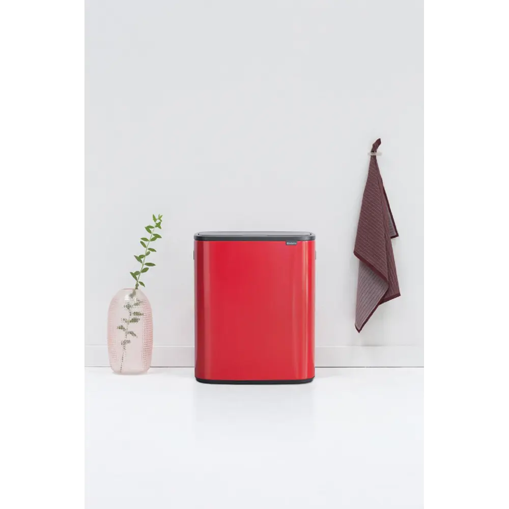 Фото 6 Мусорный бак Brabantia Bo 221507 60л красный Фото 6 Мусорный бак Brabantia Bo 221507 60л красный
