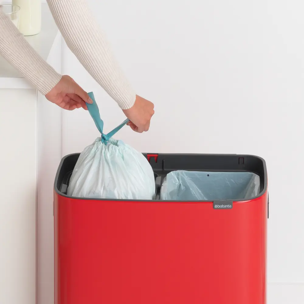 Фото 13 Мусорный бак Brabantia Bo 221507 60л красный Фото 13 Мусорный бак Brabantia Bo 221507 60л красный