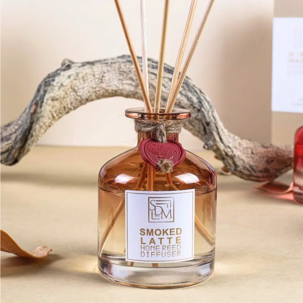 Фото Ароматический диффузор Sofi De MarkO Smoked Latte 180 мл Фото Ароматический диффузор Sofi De MarkO Smoked Latte 180 мл