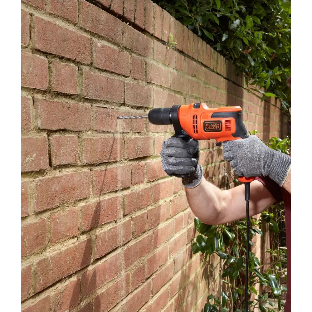 Фото 6 Дрель сетевая ударная Black + Decker BEH710-QS, 710 Вт Фото 6 Дрель сетевая ударная Black + Decker BEH710-QS, 710 Вт