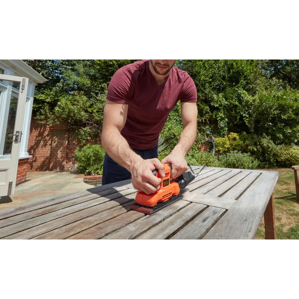 Фото 6 Вибрационная шлифмашина сетевая Black&Decker BEW220, 150 Вт, 90x187 мм Фото 6 Вибрационная шлифмашина сетевая Black&Decker BEW220, 150 Вт, 90x187 мм