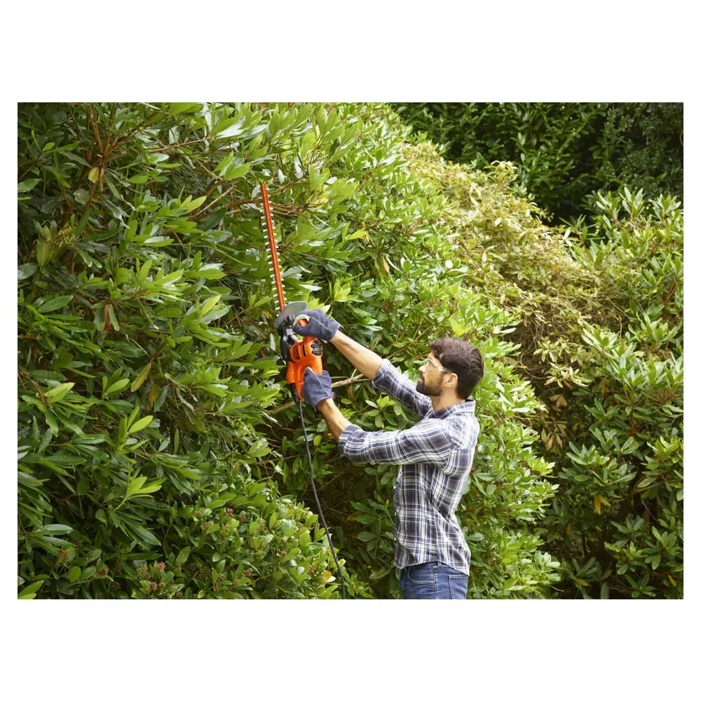 Фото 4 Кусторез сетевой BLACK+DECKER BEHT251-QS, 450Вт 50см Фото 4 Кусторез сетевой BLACK+DECKER BEHT251-QS, 450Вт 50см
