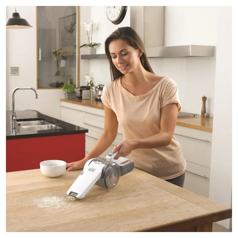 Фото 2 Аккумуляторный пылесос Black+Decker PV1820L Фото 2 Аккумуляторный пылесос Black+Decker PV1820L