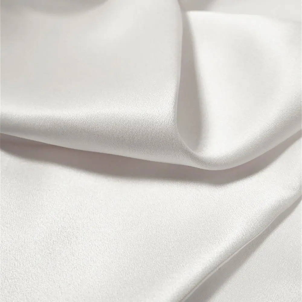 Фото 2 Наволочка Silk Manufacture princess57white, 70x50 см, шелк, 1шт, цвет белый жемчуг Фото 2 Наволочка Silk Manufacture princess57white, 70x50 см, шелк, 1шт, цвет белый жемчуг