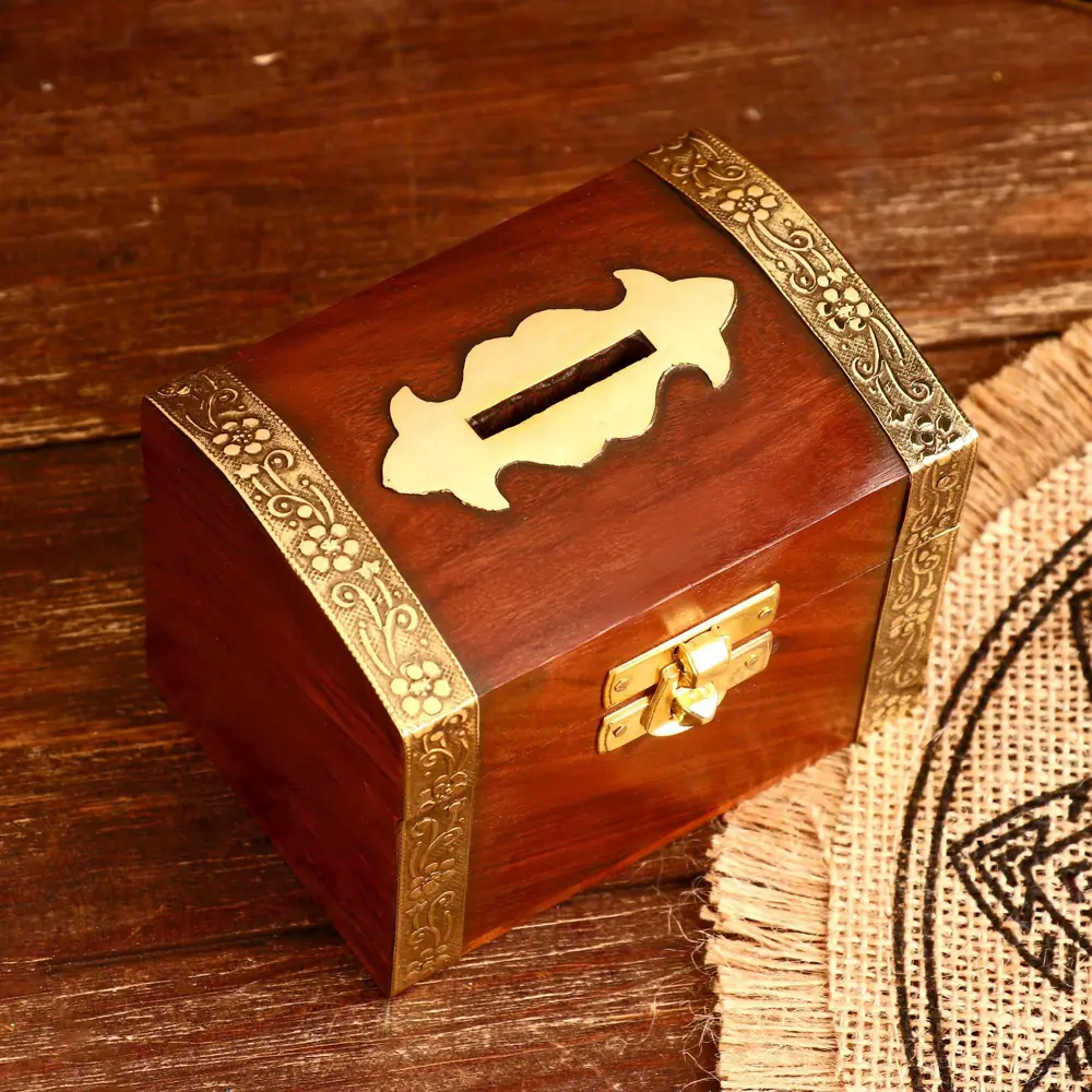 Фото 2 Копилка "Золотое хранилище" 10x6.5x7.5 см Фото 2 Копилка "Золотое хранилище" 10x6.5x7.5 см