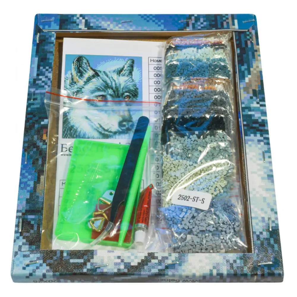 Фото 3 Алмазная мозаика Белоснежка холст на подрамнике 20x25 см Серый волк