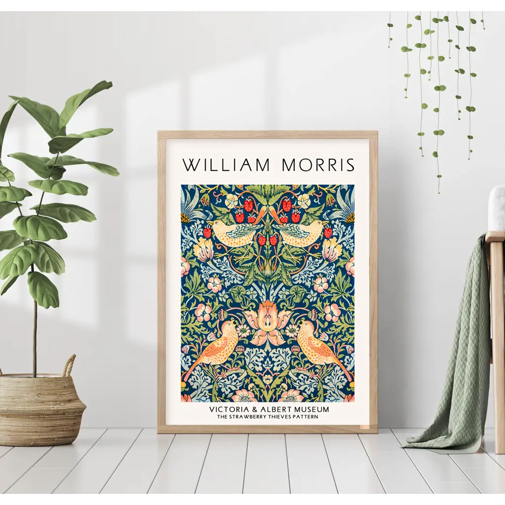 Фото Постер 28 картин "Моррис. клубничные воришки" 70x50 см, в подарочном тубусе без рамы Фото Постер 28 картин "Моррис. клубничные воришки" 70x50 см, в подарочном тубусе без рамы