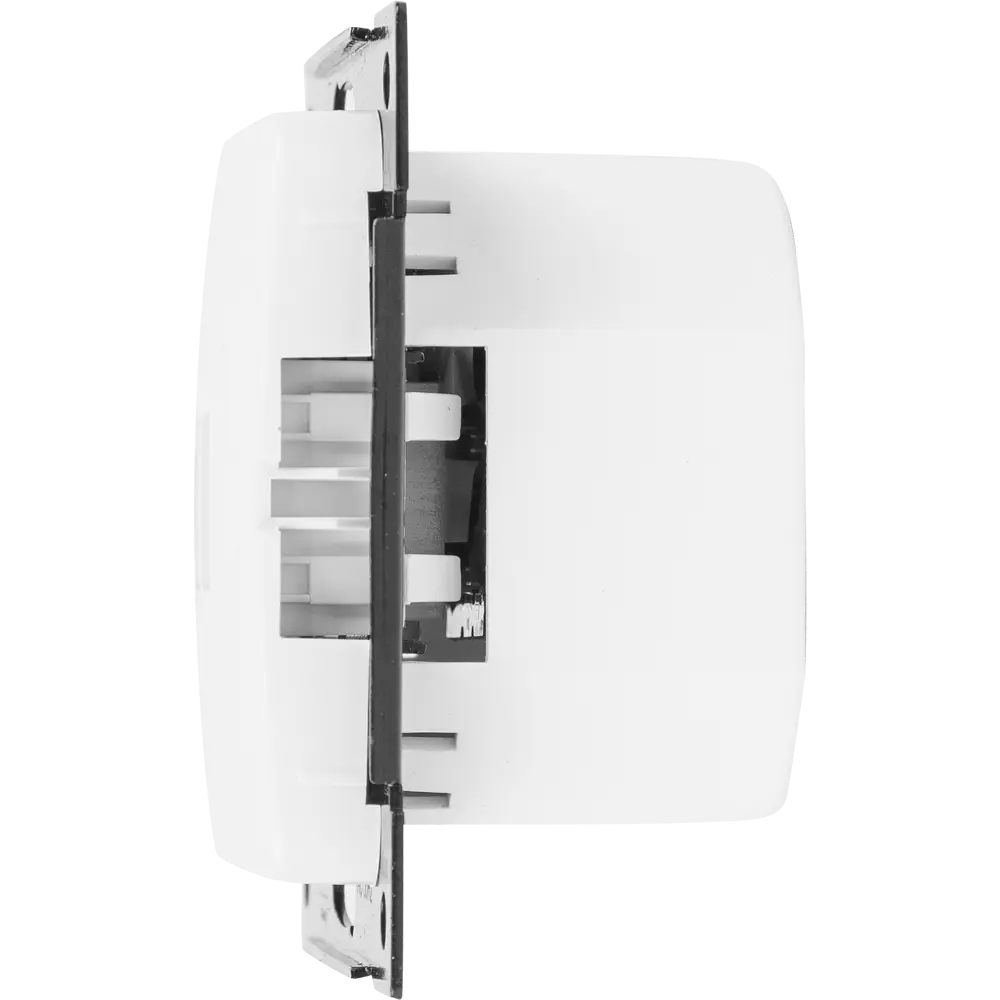 Фото 4 Розетка Hegel USB встраиваемая 3.4 А цвет белый Фото 4 Розетка Hegel USB встраиваемая 3.4 А цвет белый