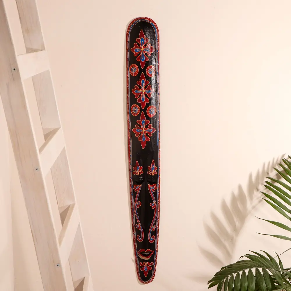 Фото Панно-маска настенная "Абориген черный с красными цветами" 3x12x100 см Фото Панно-маска настенная "Абориген черный с красными цветами" 3x12x100 см