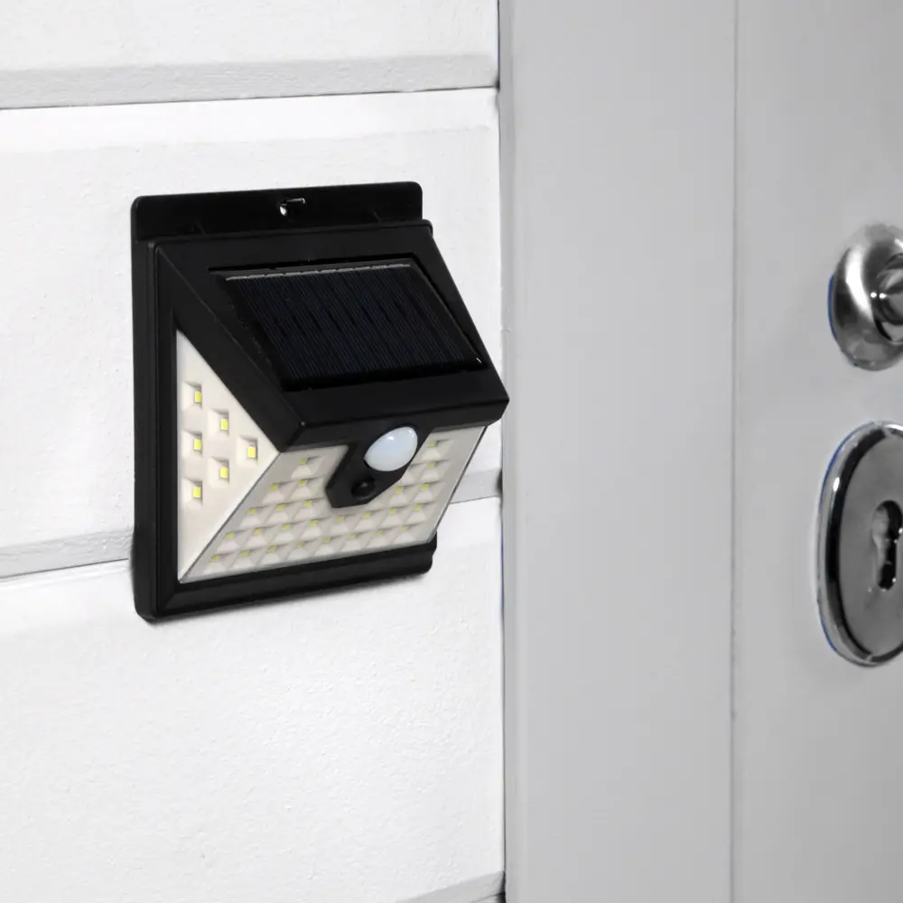 Фото 2 Светильник настенный светодиодный уличный на солнечных батареях Luazon lighting GBV-0267 IP44 цвет черный нейтральный белый свет Фото 2 Светильник настенный светодиодный уличный на солнечных батареях Luazon lighting GBV-0267 IP44 цвет черный нейтральный белый свет