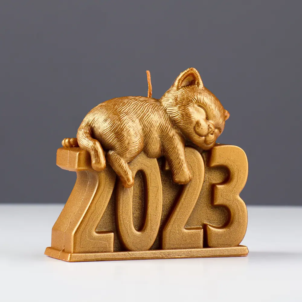 Фото 2 Свеча фигурная "Котенок 2023" 9х4х9 см, золото Фото 2 Свеча фигурная "Котенок 2023" 9х4х9 см, золото