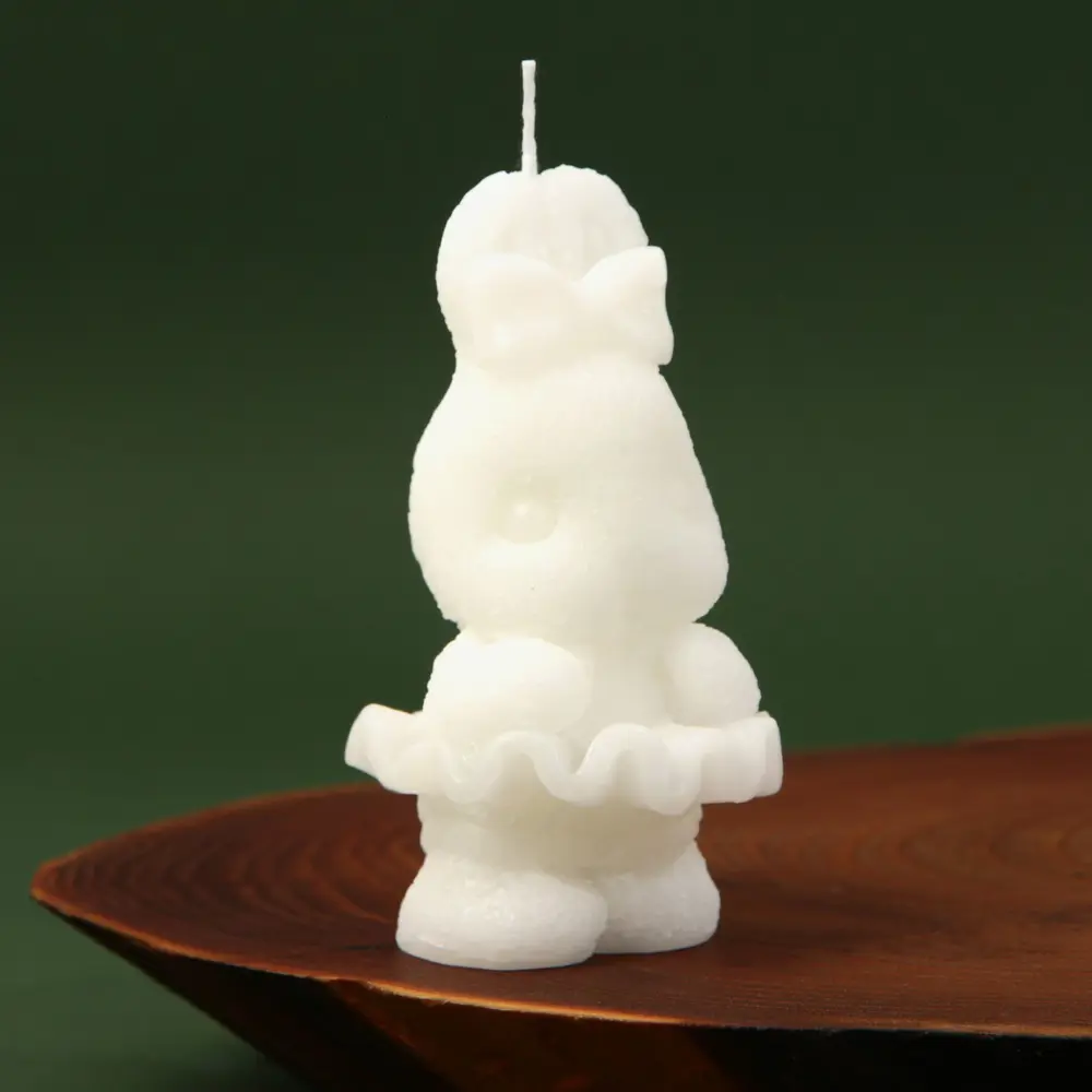 Фото 2 Свеча формовая «Зайка» без аромата 4x4x8 см 1