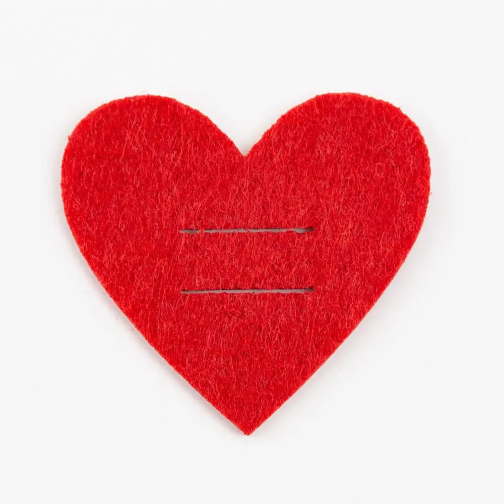 Фото 2 Набор для декора столовых предметов "Love" 4 шт красный, 5.4 х 5 см, 100% п/э, фетр Фото 2 Набор для декора столовых предметов "Love" 4 шт красный, 5.4 х 5 см, 100% п/э, фетр