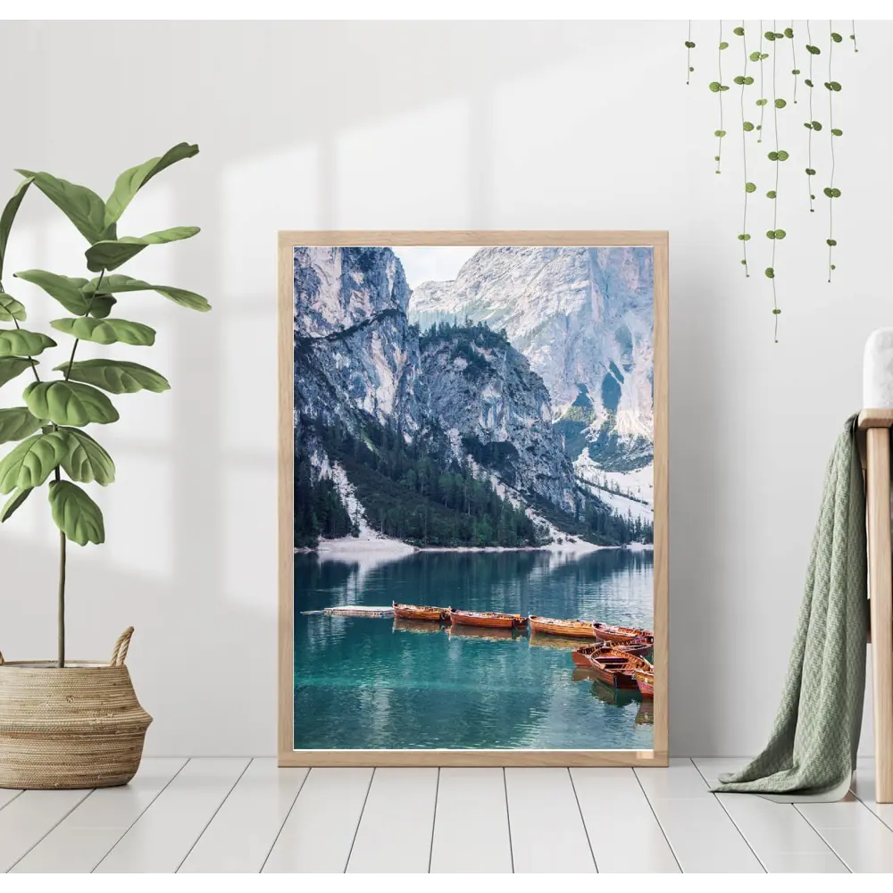 Фото Постер 28 картин "Озеро брайес в горах. Италия" 50x40 см в подарочном тубусе без рамы Фото Постер 28 картин "Озеро брайес в горах. Италия" 50x40 см в подарочном тубусе без рамы