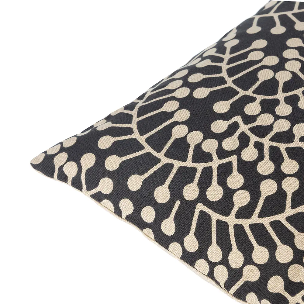 Фото 3 Декоративная подушка Tkano Scandinavian touch TK22-CU0001, 45x45 см, цвет черный Фото 3 Декоративная подушка Tkano Scandinavian touch TK22-CU0001, 45x45 см, цвет черный