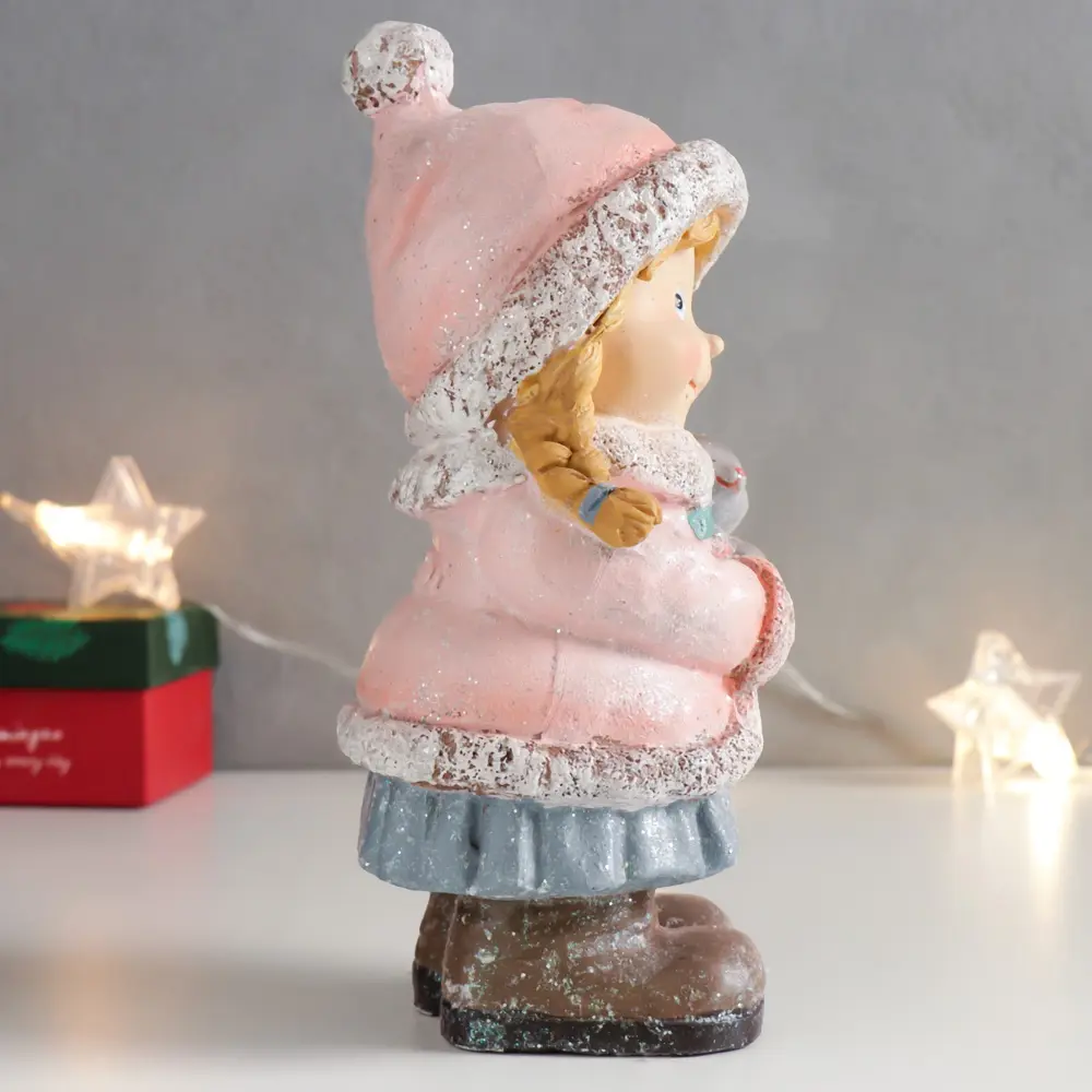 Фото 2 Новогодняя фигурка Simaland Малышка в розовой шубке с котёнком 9.5x10 см Фото 2 Новогодняя фигурка Simaland Малышка в розовой шубке с котёнком 9.5x10 см