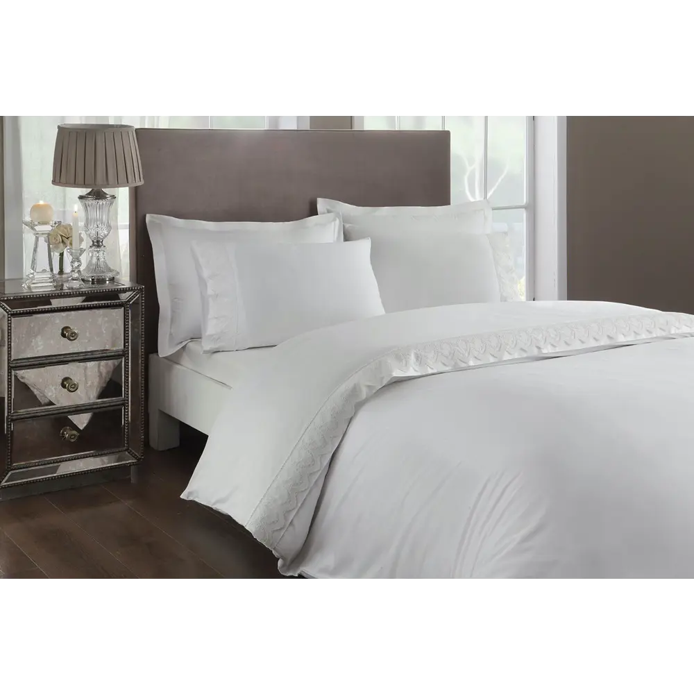 Фото Комплект постельного белья Tac ELEGANCE DELUX 4291-83573, евро, сатин цвет белый Фото Комплект постельного белья Tac ELEGANCE DELUX 4291-83573, евро, сатин цвет белый