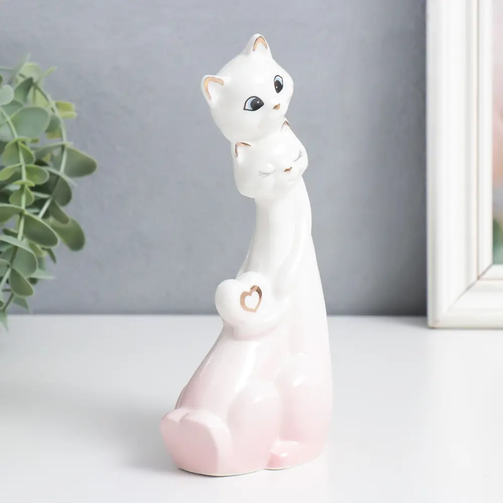 Фото 2 Фигурка "Кошки - объятия с сердечком" с золотом 17.8 см Фото 2 Фигурка "Кошки - объятия с сердечком" с золотом 17.8 см