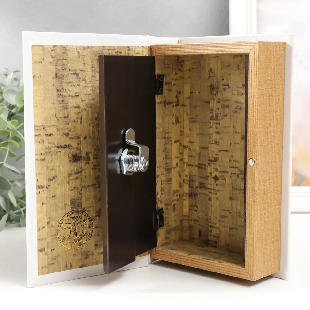 Фото 4 Сейф-книга шкатулка "Любовь - это все, что тебе нужно" 21x13x5 см
