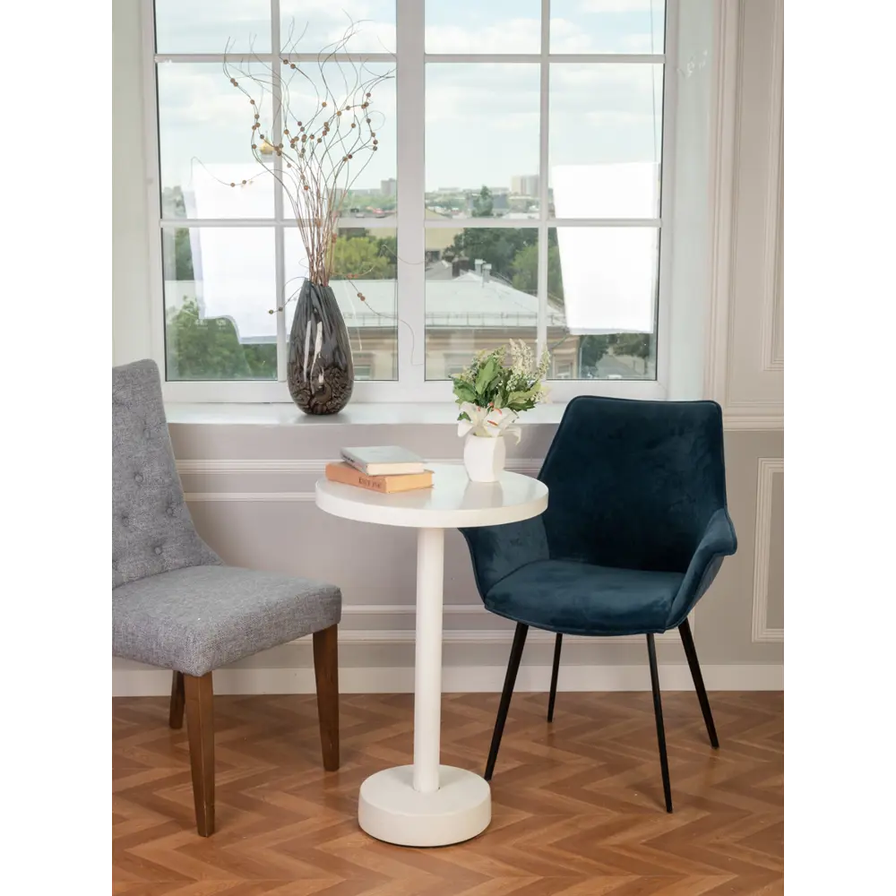 Фото Кухонный стол круглый Мелодия света Flat 750-600 50x3.5 см бетон цвет белый Фото Кухонный стол круглый Мелодия света Flat 750-600 50x3.5 см бетон цвет белый
