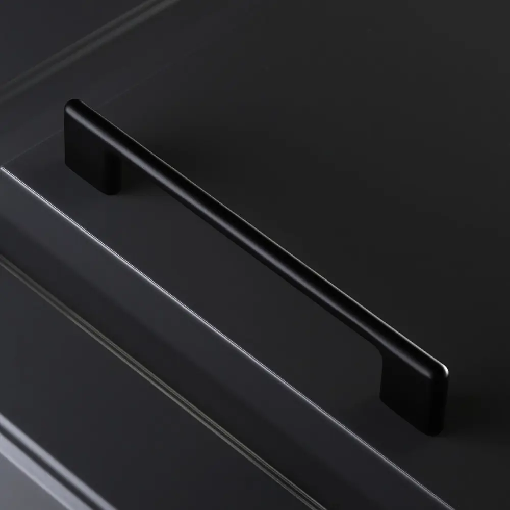 Фото 5 Мебельная ручка-скоба GTV CAPRI черный матовый 160 мм Фото 5 Мебельная ручка-скоба GTV CAPRI черный матовый 160 мм