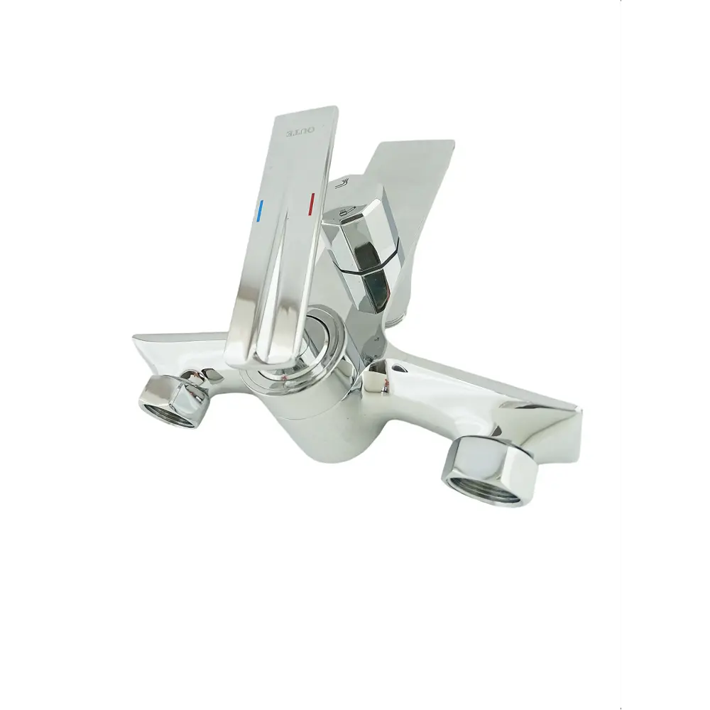 Фото 6 Смеситель для ванны Oute T11202 с душевой лейкой однорычажный цвет серебристый Фото 6 Смеситель для ванны Oute T11202 с душевой лейкой однорычажный цвет серебристый