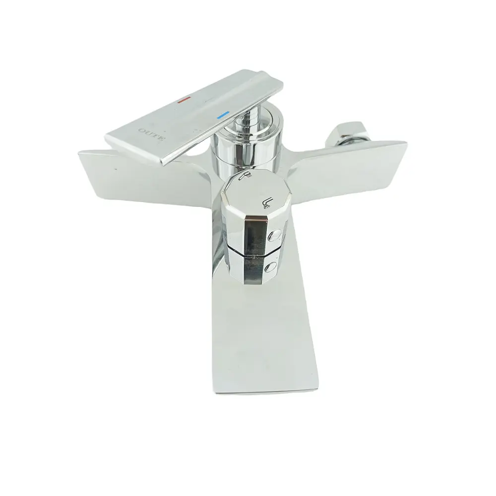 Фото 5 Смеситель для ванны Oute T11202 с душевой лейкой однорычажный цвет серебристый Фото 5 Смеситель для ванны Oute T11202 с душевой лейкой однорычажный цвет серебристый