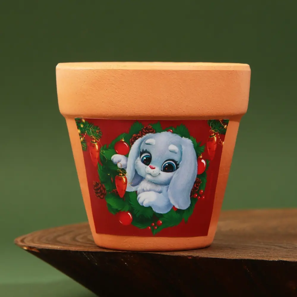 Фото 3 Свеча в горшке «Тепло внутри, сказочно снаружи» аромат вишня 6.5x6.5x6.5 см