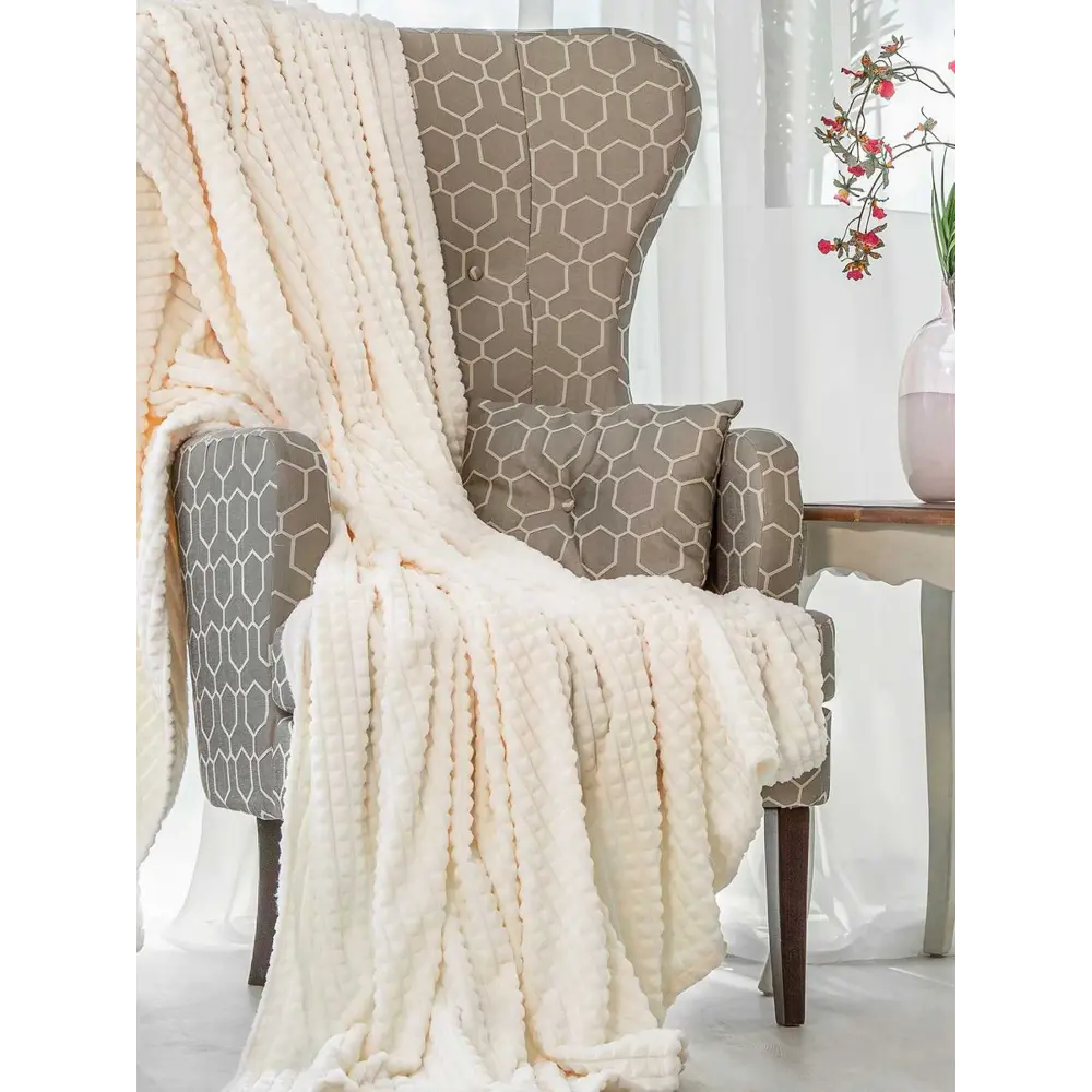 Фото Плед Medsleep Лигарде 150x200 см велсофт цвет молочный Фото Плед Medsleep Лигарде 150x200 см велсофт цвет молочный