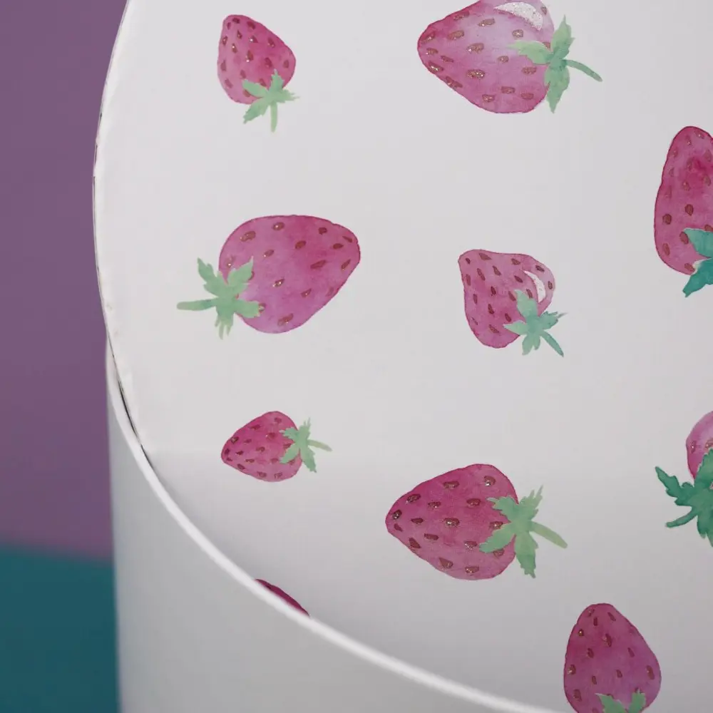 Фото 6 Набор подарочных коробок Nobrand 3 в 1 «Round strawberry» 23x23x20 см, 19x19x18 см, 16.5x16.5x16 см Фото 6 Набор подарочных коробок Nobrand 3 в 1 «Round strawberry» 23x23x20 см, 19x19x18 см, 16.5x16.5x16 см
