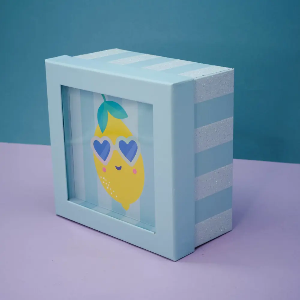 Фото 2 Набор подарочных коробок Nobrand 3 в 1 «Lemon glass» 15x15x6.5 см, 17x17x8 см, 19x19x9.5 см Фото 2 Набор подарочных коробок Nobrand 3 в 1 «Lemon glass» 15x15x6.5 см, 17x17x8 см, 19x19x9.5 см