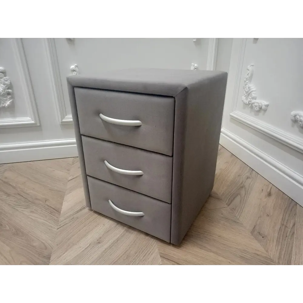 Фото 3 Тумба прикроватная DG-home Estetika Enigma 40x52x38 см 3 ящика ЛДСП цвет бежево-серый Фото 3 Тумба прикроватная DG-home Estetika Enigma 40x52x38 см 3 ящика ЛДСП цвет бежево-серый