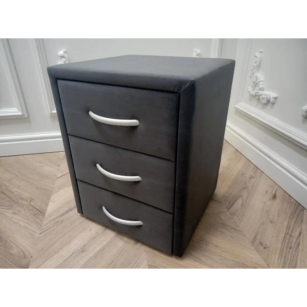 Фото 4 Тумба прикроватная DG-home Estetika Rivera 40x52x38 см 3 ящика ЛДСП цвет стальной Фото 4 Тумба прикроватная DG-home Estetika Rivera 40x52x38 см 3 ящика ЛДСП цвет стальной
