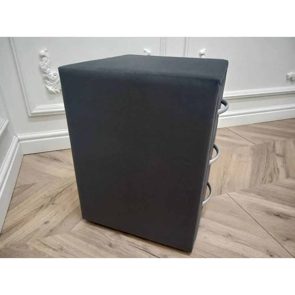 Фото 3 Тумба прикроватная DG-home Estetika Rivera 40x52x38 см 3 ящика ЛДСП цвет стальной Фото 3 Тумба прикроватная DG-home Estetika Rivera 40x52x38 см 3 ящика ЛДСП цвет стальной